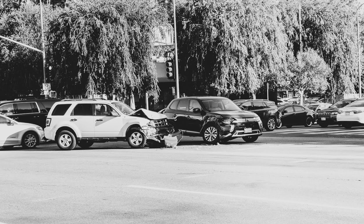 Albuquerque, NM - At Least One Hurt in Collision at Ladera Dr & 72nd St