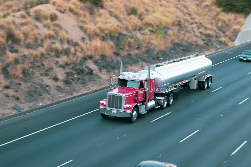 Los Lunas, NM – All Lanes Closed After 18-Wheeler Crash on I-25