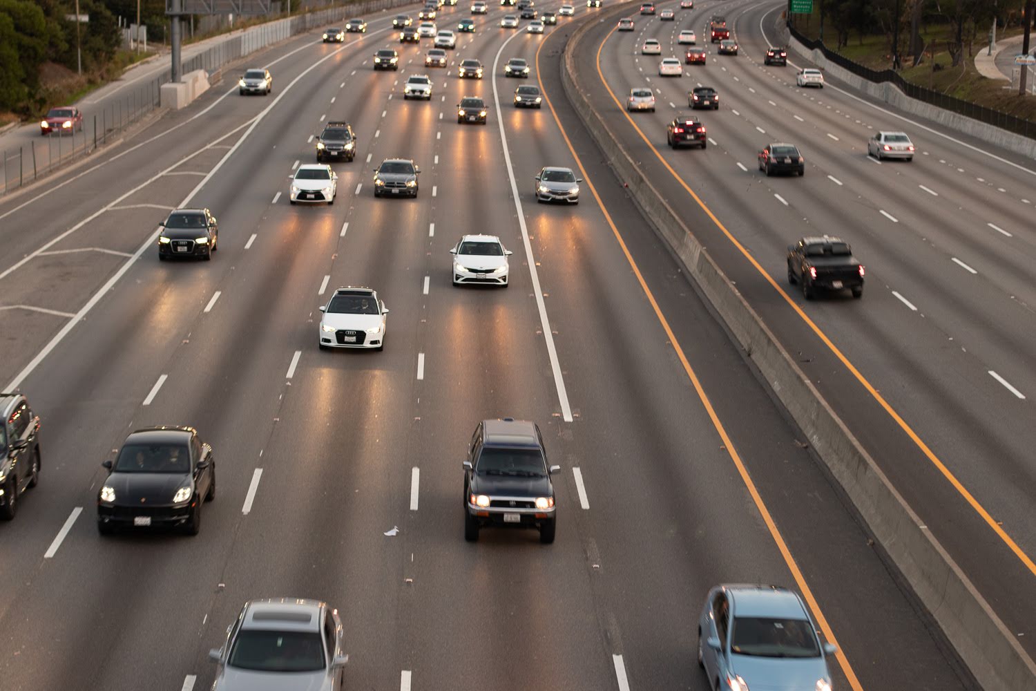 Albuquerque, NM – Auto Collision with Injuries on I-40 near University Blvd