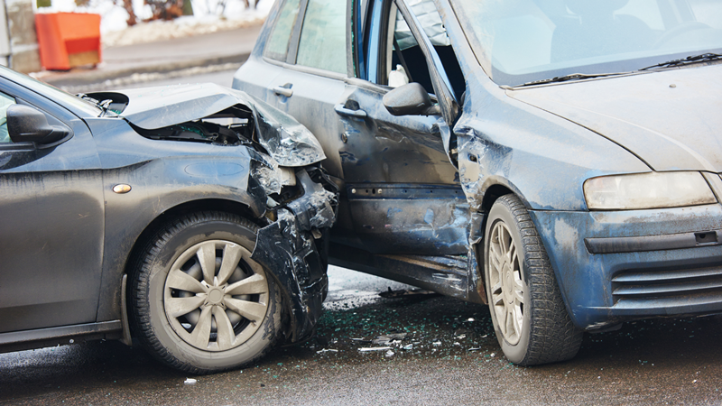 Albuquerque, NM – Car Wreck Causes Injuries on I-40 near Unser Blvd