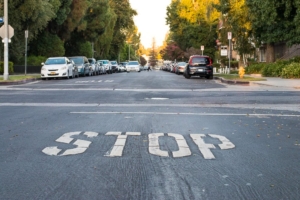 Albuquerque, NM – Injuries Follow Crash on Los Volcanes Rd NW