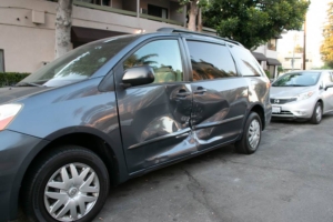 Albuquerque, NM – Injuries Reported in Car Crash on I-25