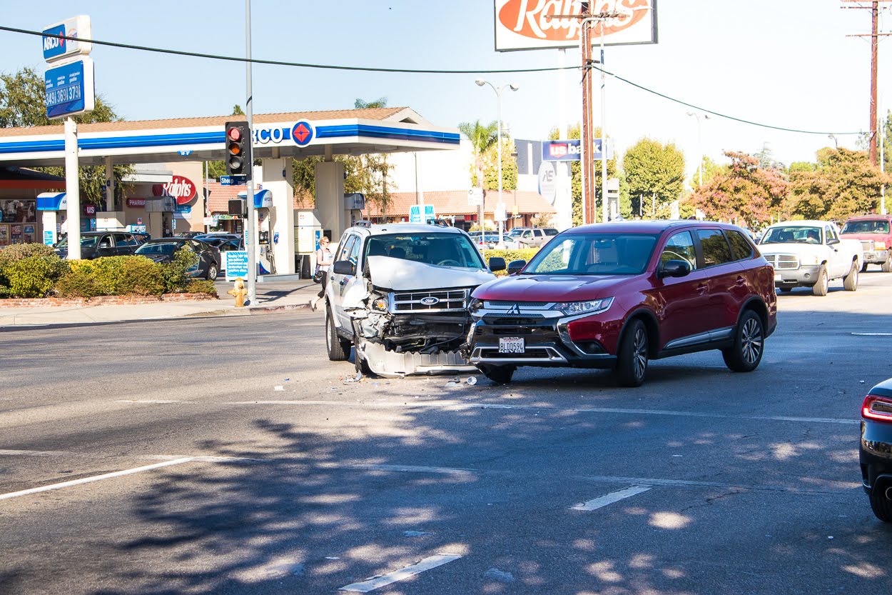 Albuquerque, NM - Car Crash with Injuries at I-40 & Carlisle Blvd