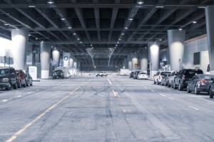 Albuquerque, NM - At Least One Hurt in Wreck at Candelaria Rd & Wyoming Blvd