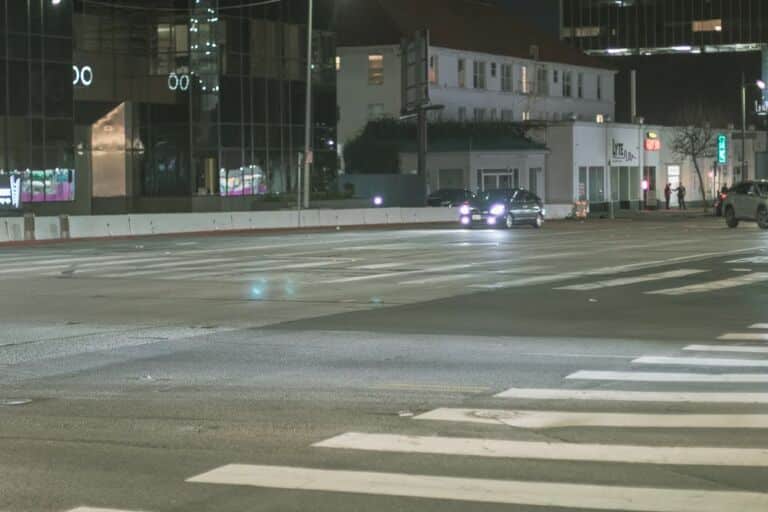 Albuquerque, NM – Injuries in Hit-&-Run Crash at Coors Blvd & Central Ave