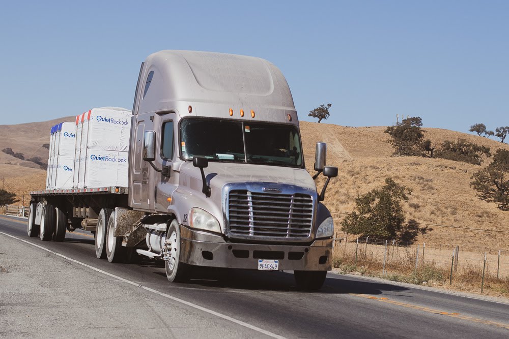 Semi-Truck Accident Liability in New Mexico: Regulatory Updates and Legal Trends
