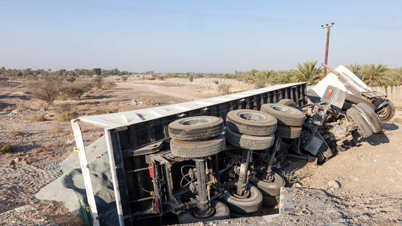 Albuquerque, NM – Three Injured After Semi-Truck Crash on I-40 Near Louisiana Blvd