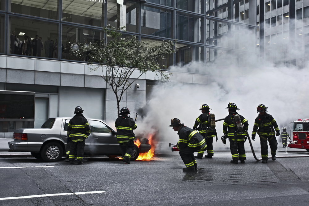 Albuquerque, NM – Vehicle Fire Injures One, Threatens Home on Lona Ln NE
